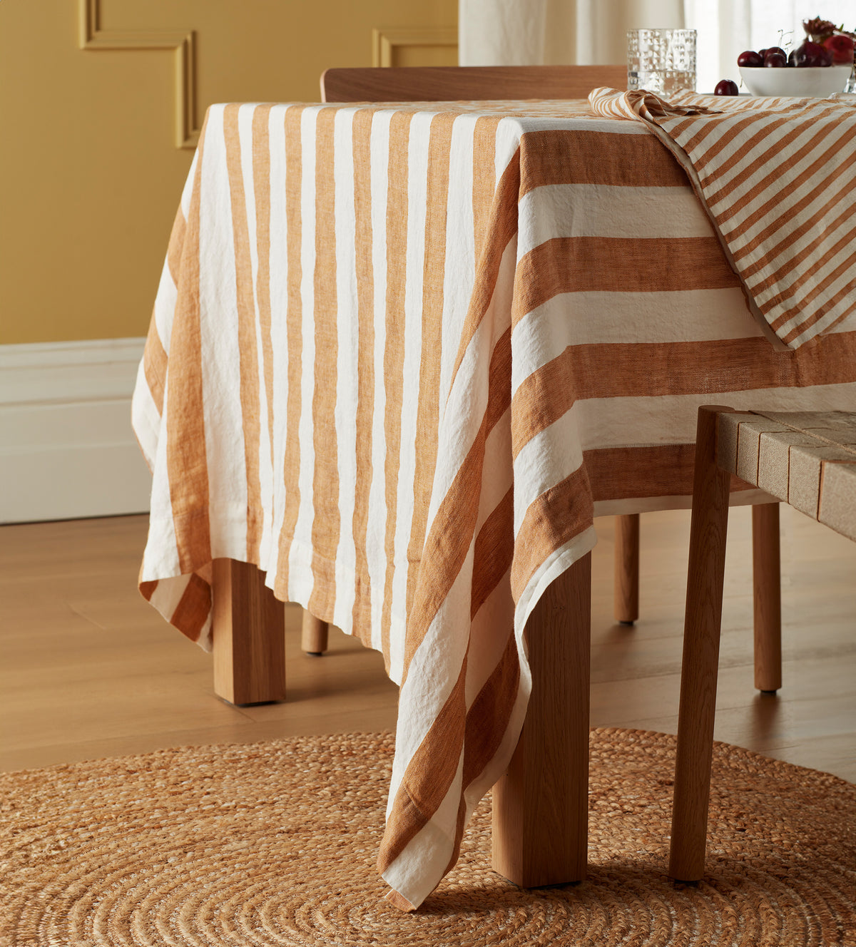 Amber Cora 100% Linen Tablecloth