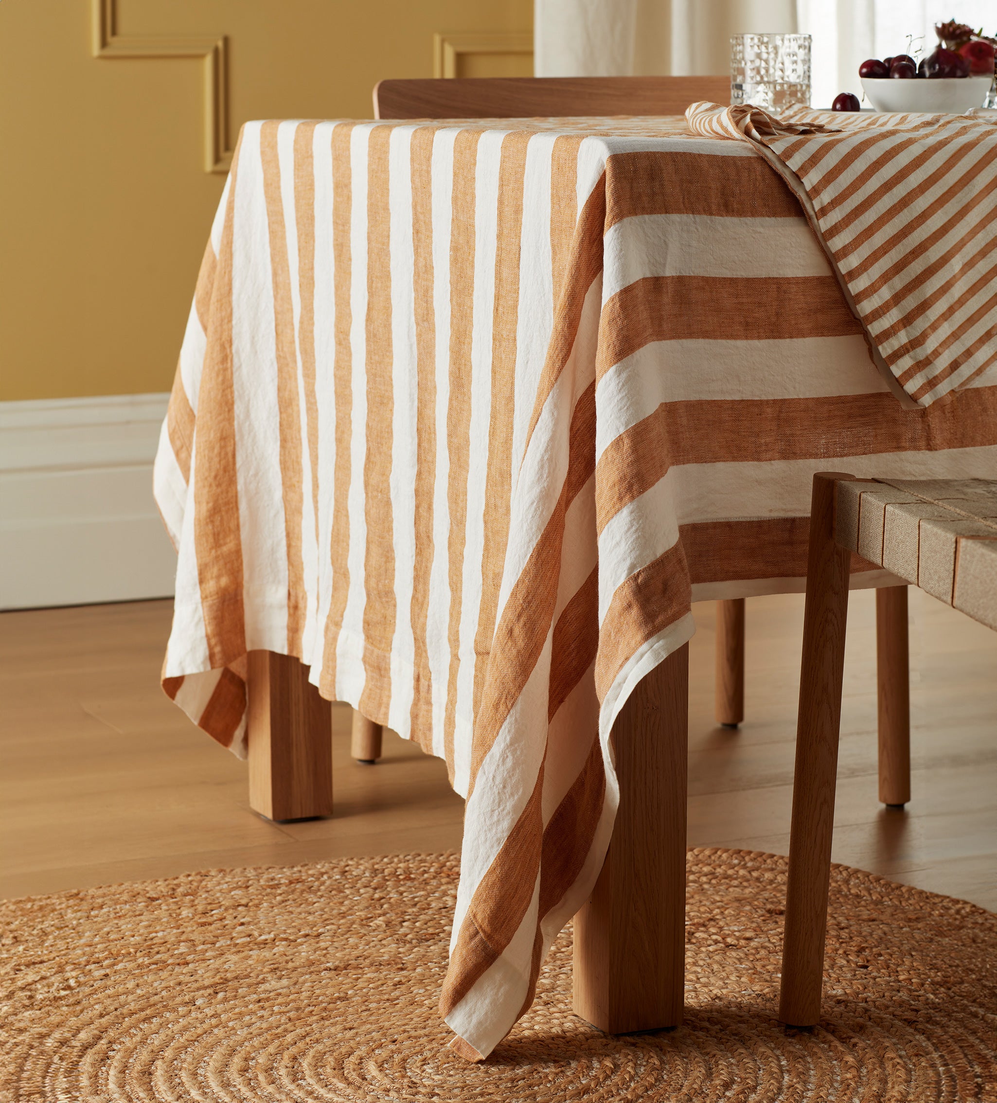 Amber Cora 100% Linen Tablecloth