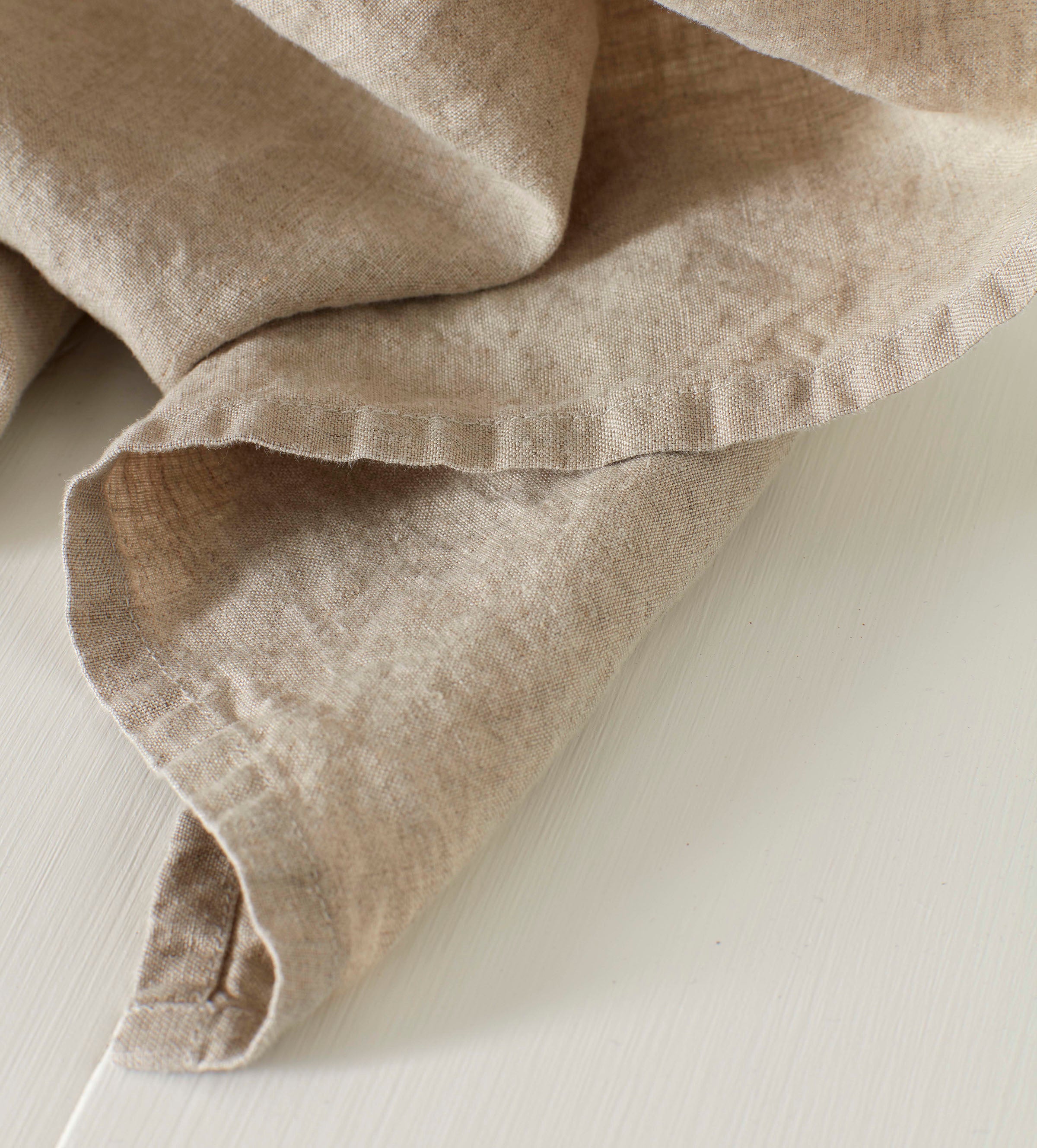100 LINEN NATURAL CURTAIN CORNER