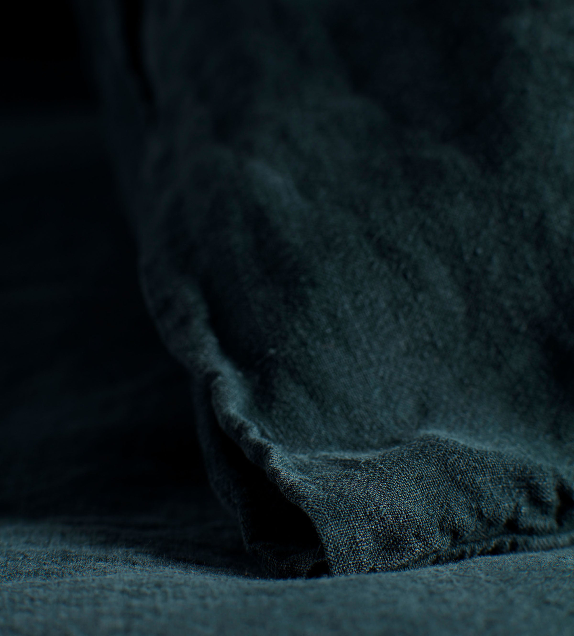 DARKEST SPRUCE LINEN BED LINEN CORNER