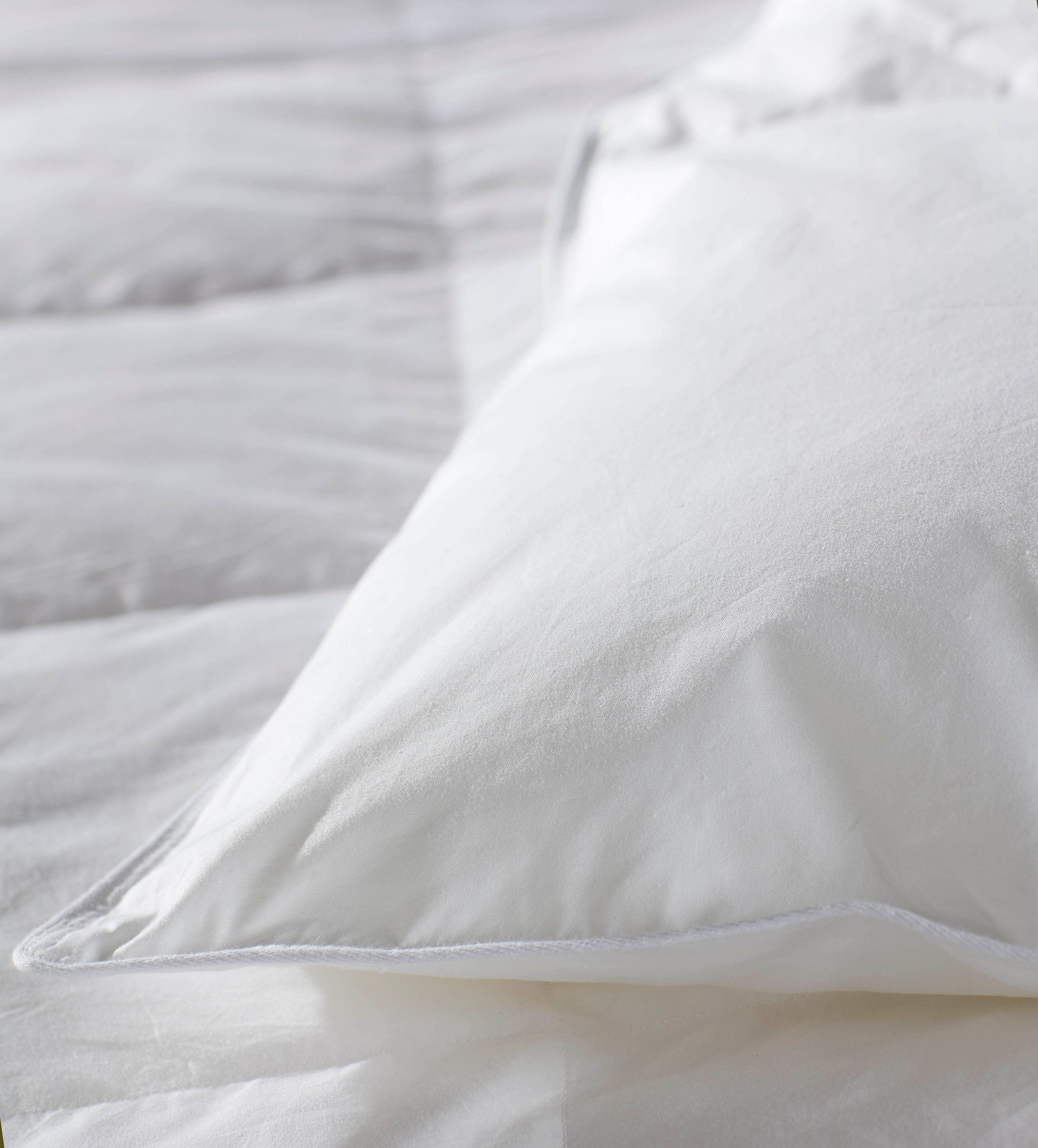 OUR BOTTLE BEDDING DUVET CORNER