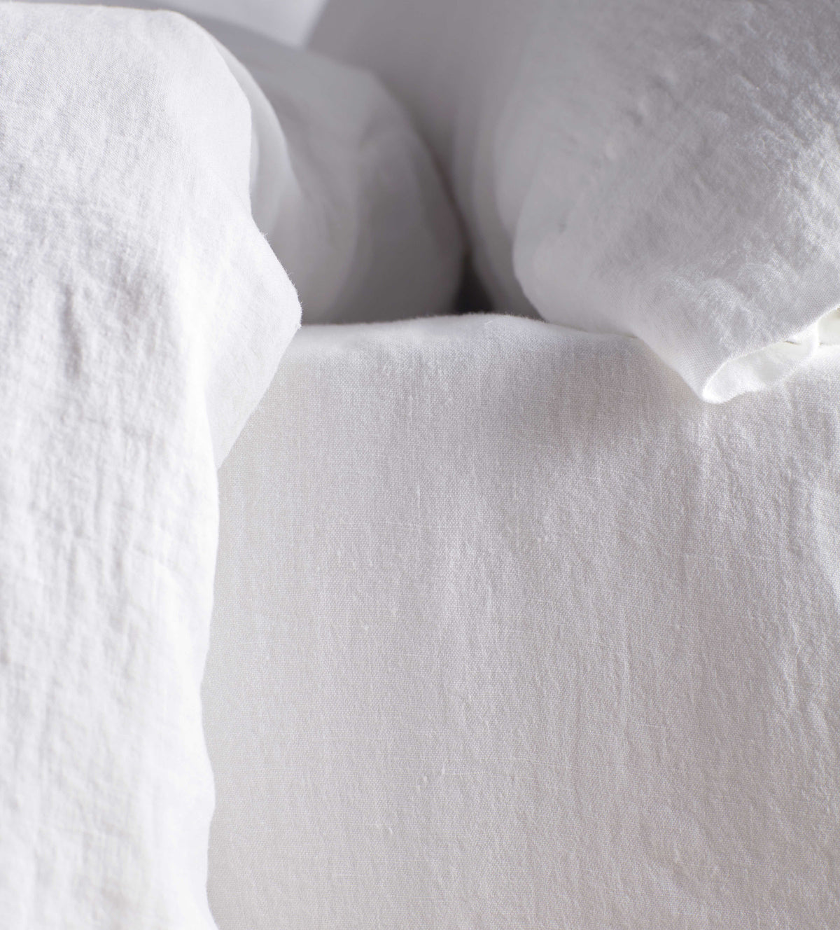WHITE 100 HEMP FITTED SHEET