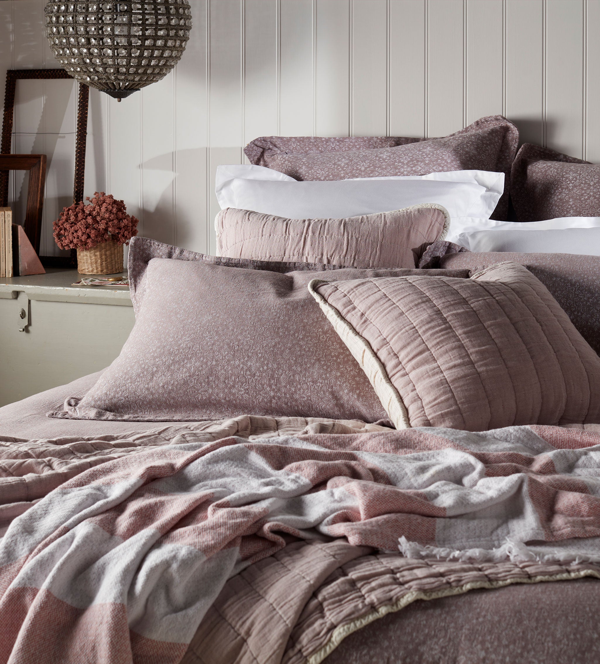 Jasmine Floral Jacquard 100% Cotton Bed Linen
