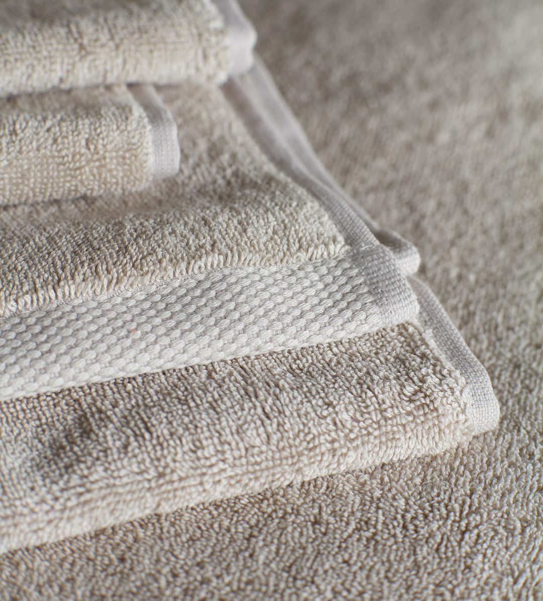 NATURAL-LUXURY-TOWEL-