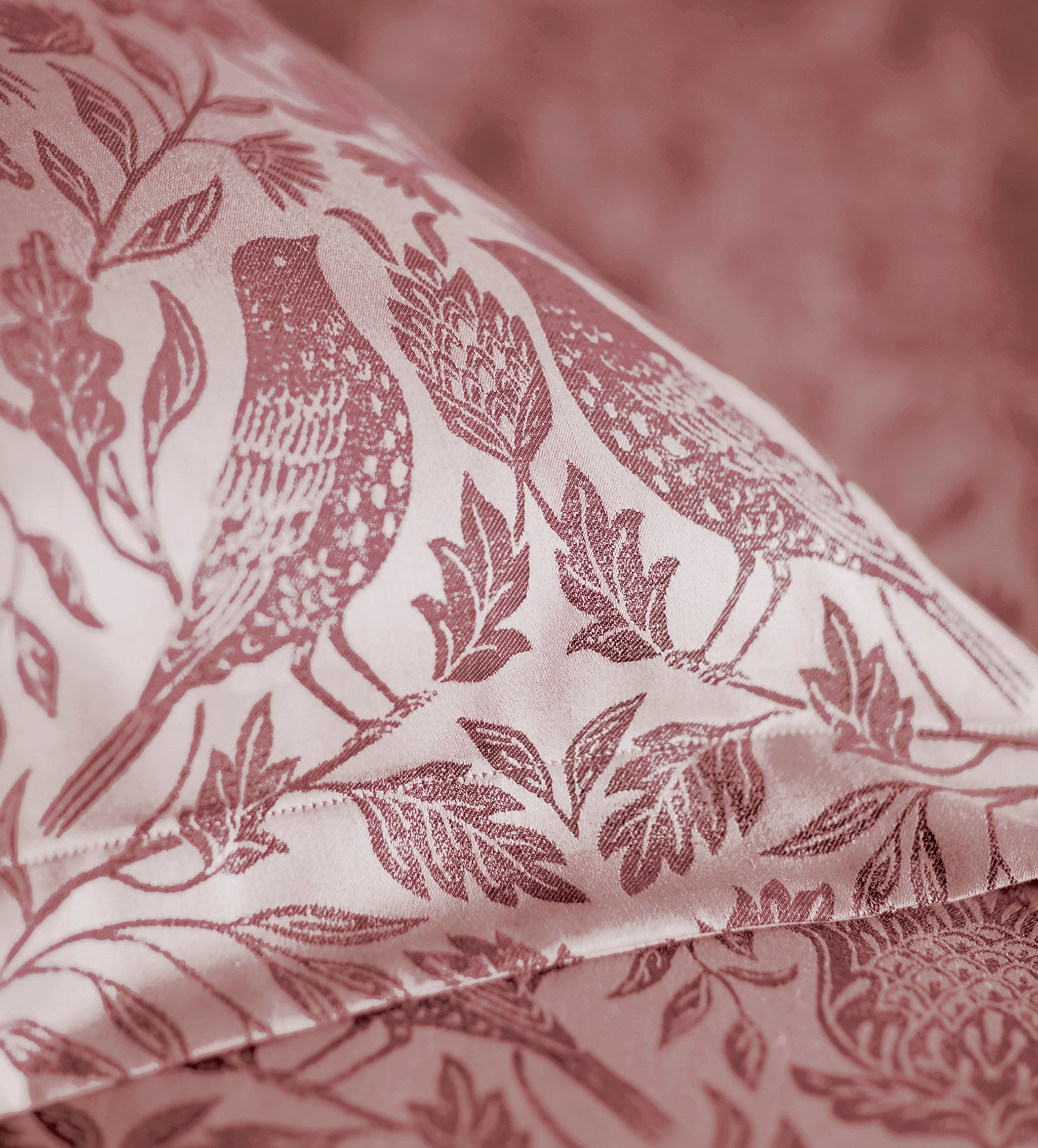 Rose Birdie Jacquard 100% Cotton Bed Linen