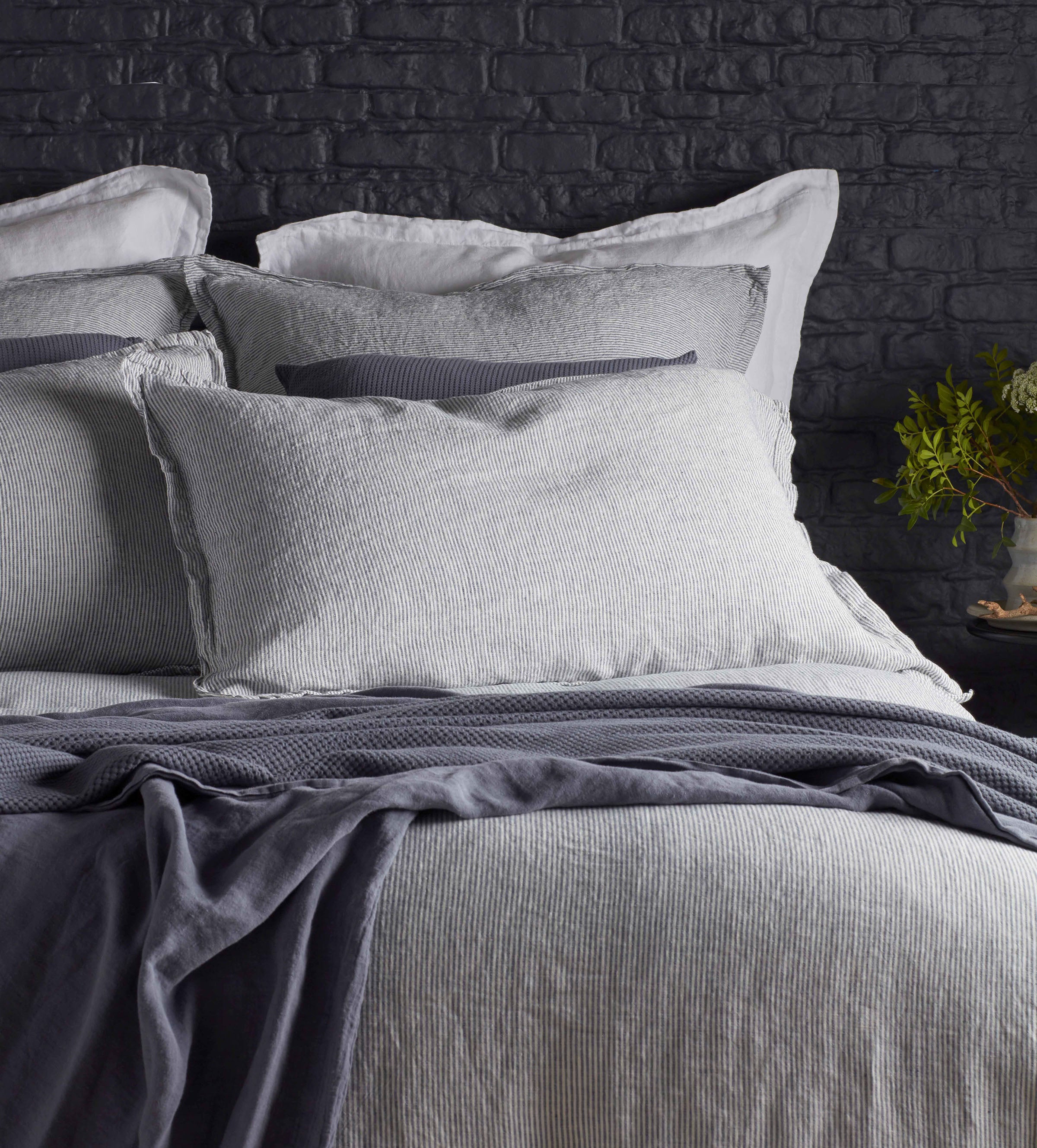 LINEN SID STRIPE BED LINEN PILLOWCASES 1