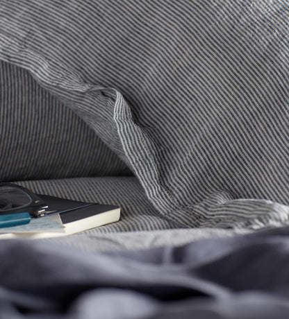 LINEN SID STRIPE BED MOOD DETAIL
