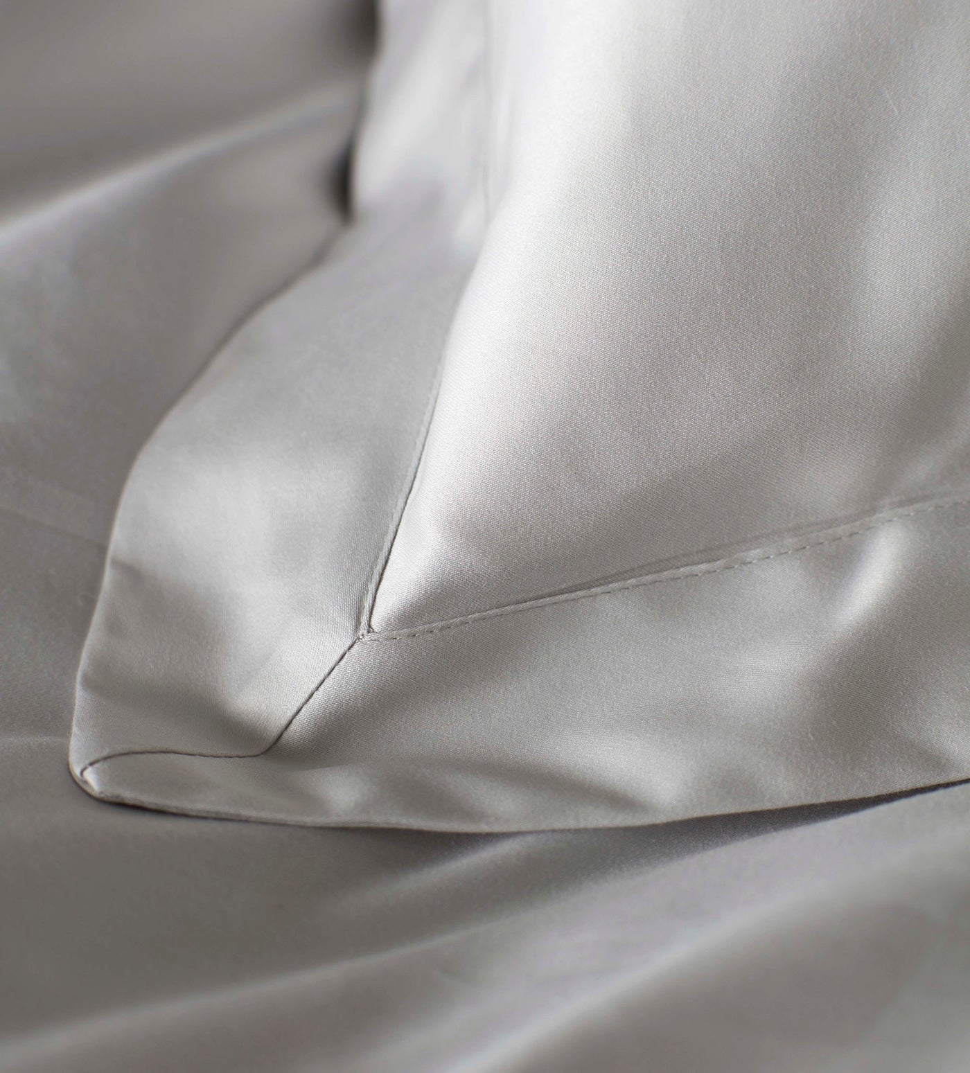 600 Thread Count Light Grey Luxury Bedding Corner Detail