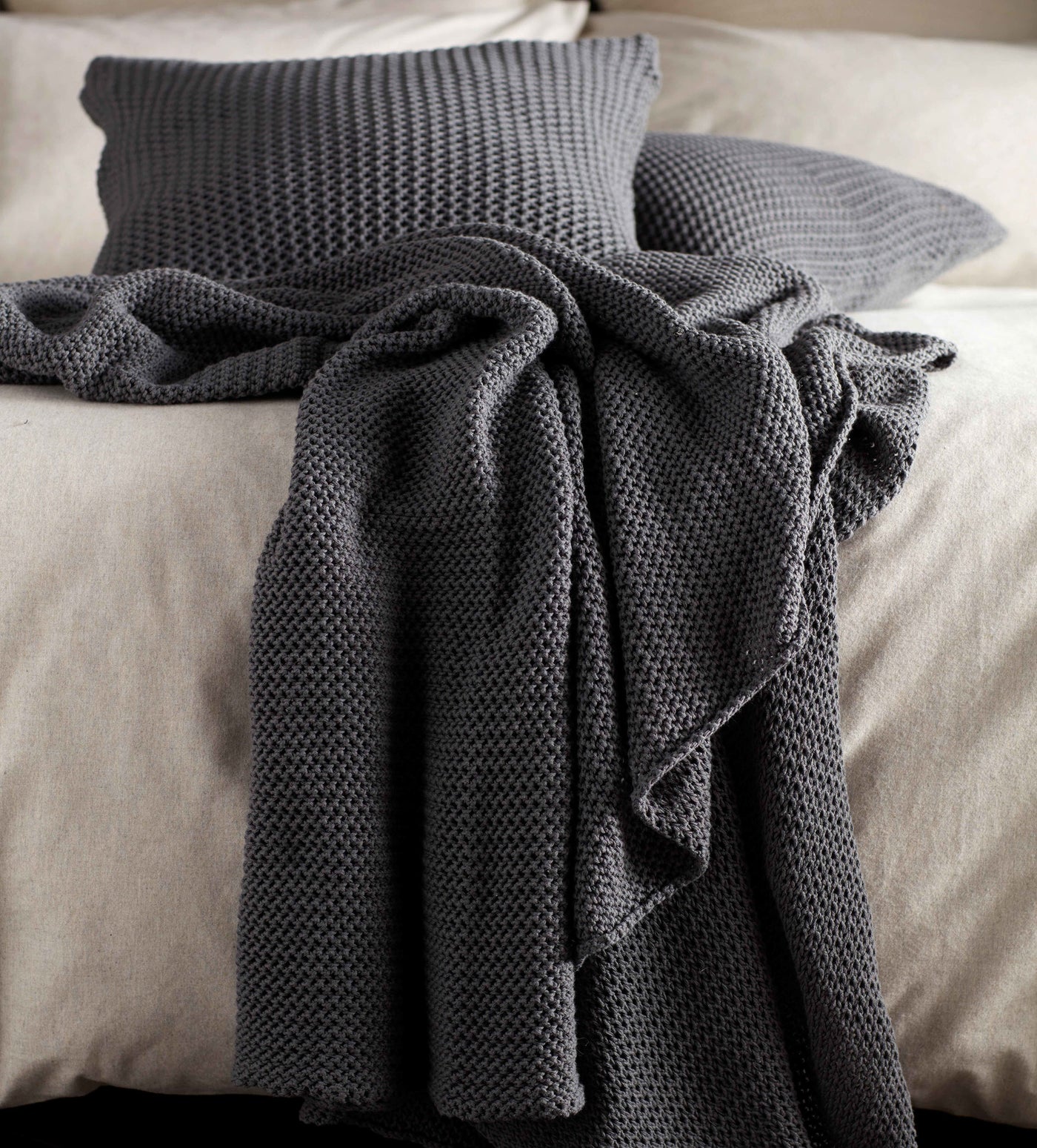 PEWTER COTTON KNITTED CUSHION AND THROW