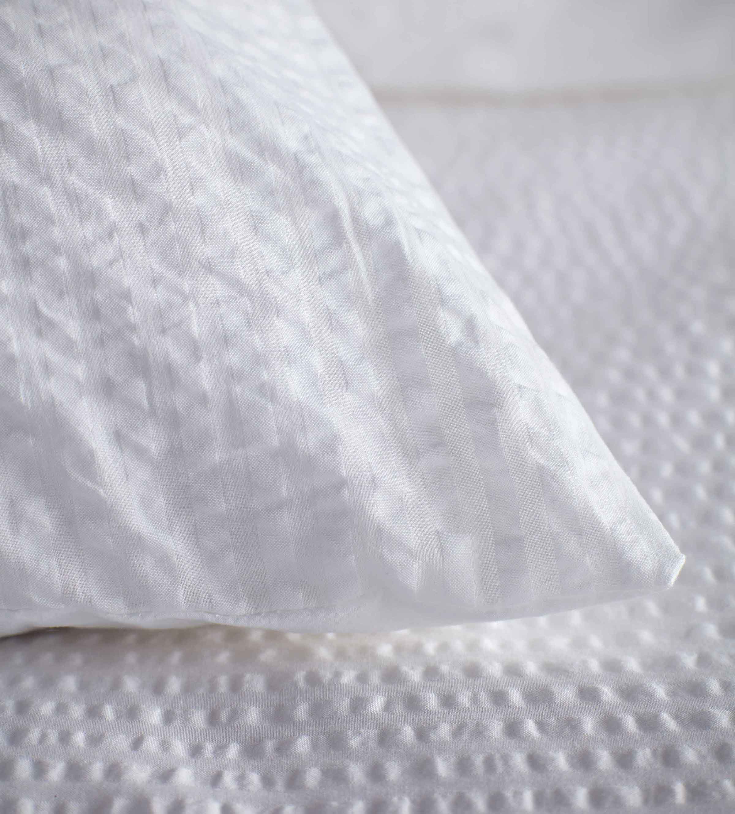SEERSUCKER BED LINEN CORNER