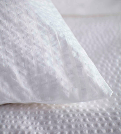 SEERSUCKER BED LINEN CORNER