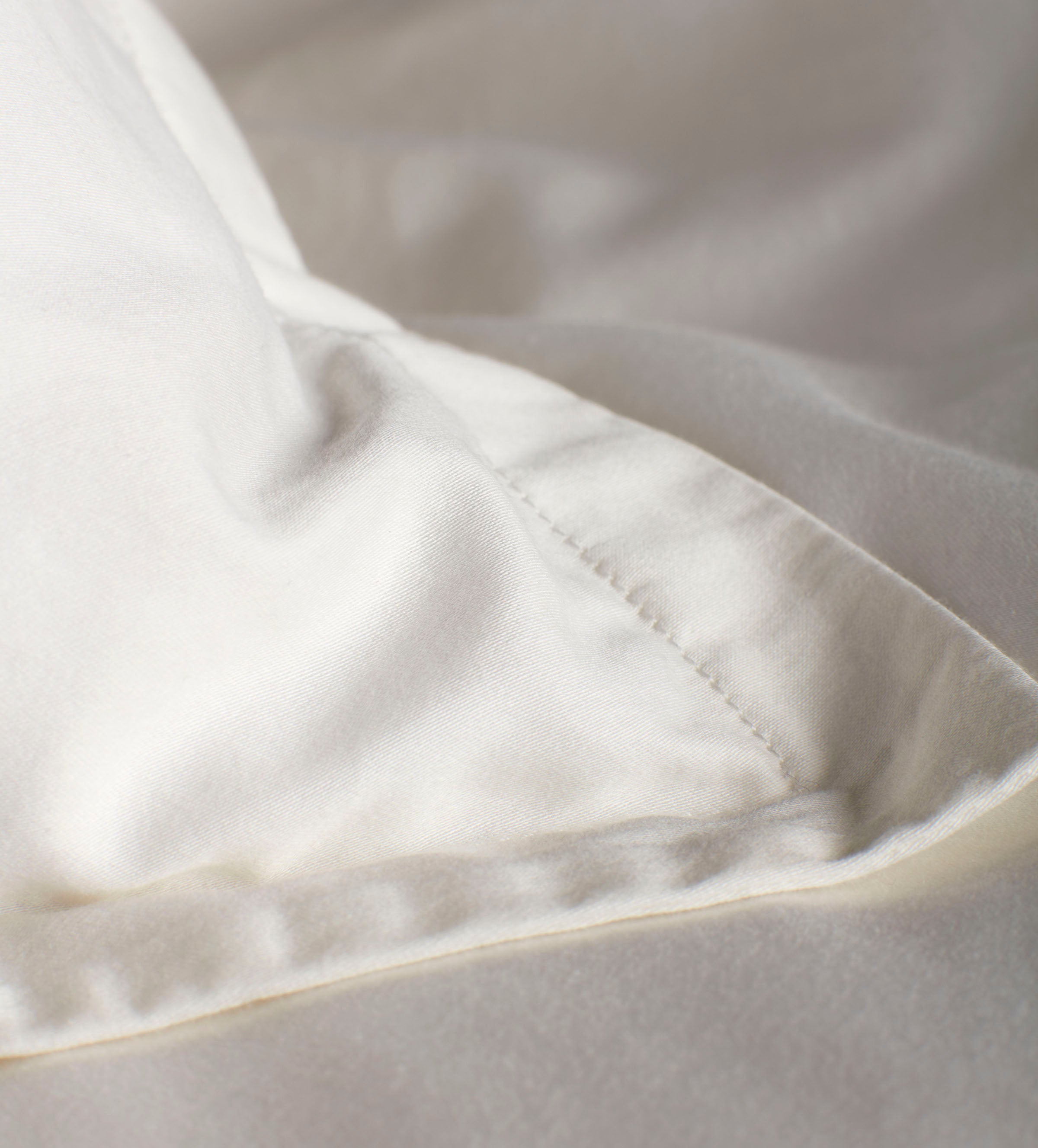 SUPER SOFT SATEEN CREAM CORNER