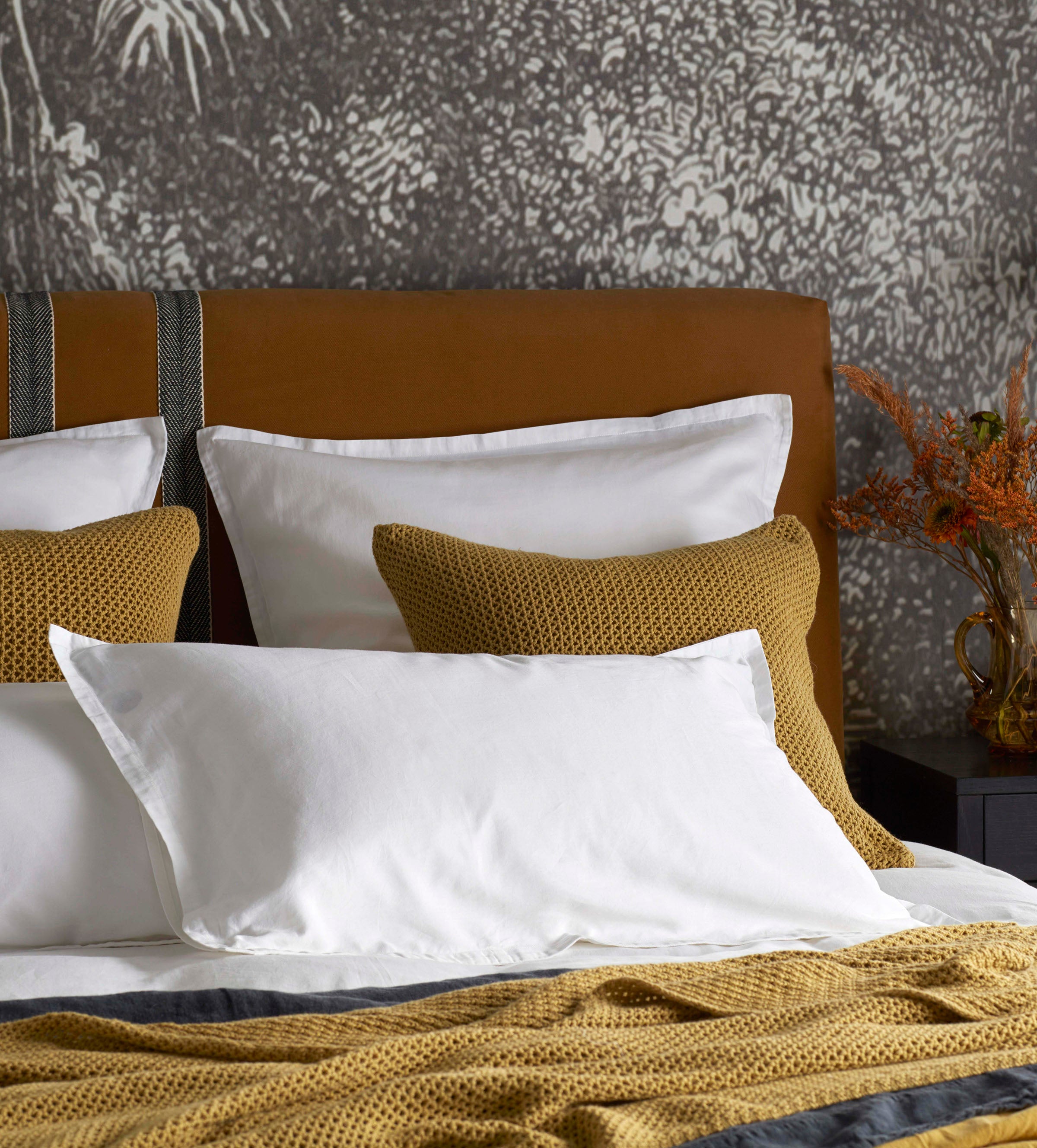 SUPER SOFT SATEEN WHITE PILLOWCASES