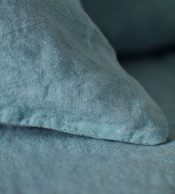 Teal 100% Linen Bedding Corner Detail
