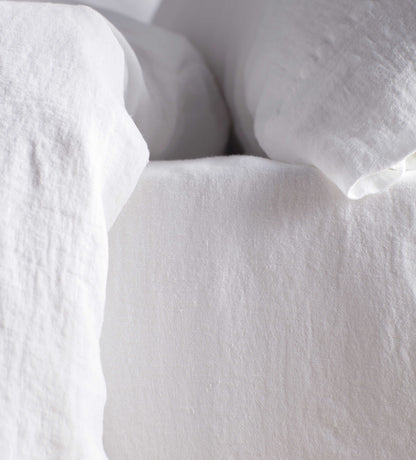 WHITE 100 HEMP FITTED SHEET