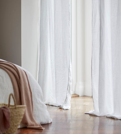 WHITE LINEN CURTAINS MOOD